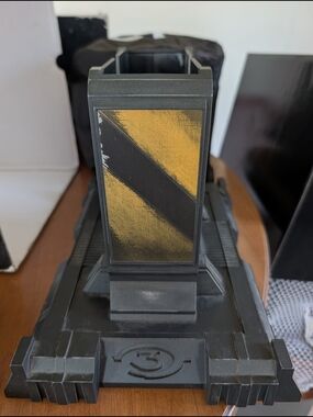 Halo 3 Legendary Edition Helmet Stand For Xbox 360